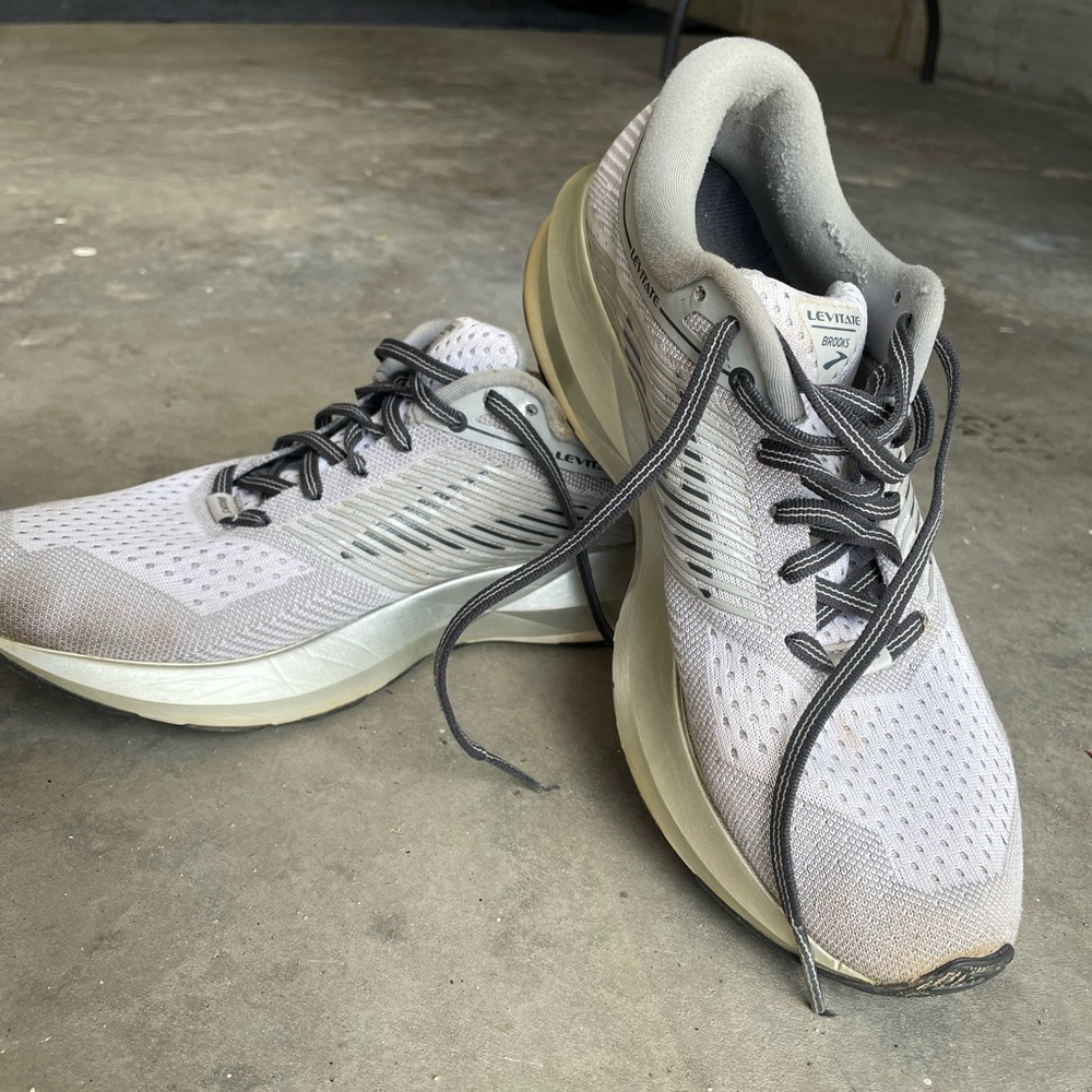 Brooks levitate running shoes